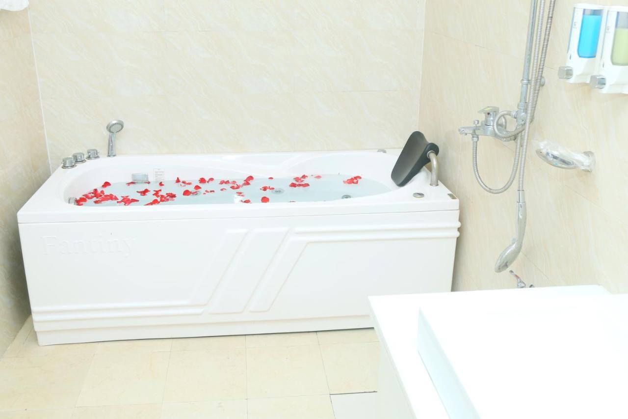Noi Bai Ville Airport Hotel Hanoi Eksteriør bilde